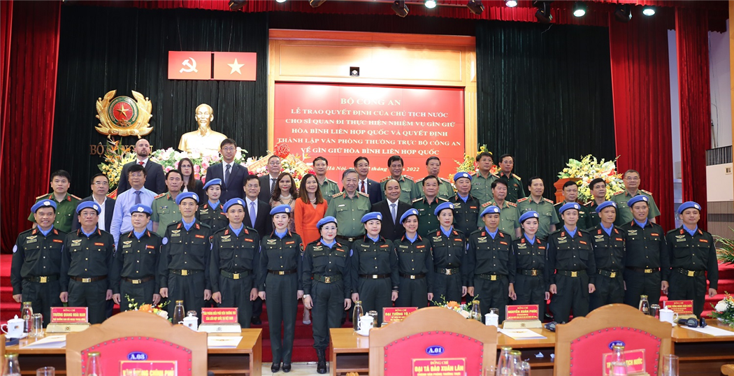 Chủ tịch nước Nguyễn Xuân Phúc: Lực lượng tham gia gìn giữ hòa bình quốc tế góp phần thực hiện hiệu quả đường lối đối ngoại của Đảng, Nhà nước